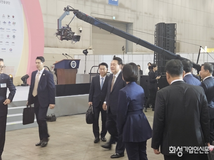 윤석열대통령 경진대회장 순람